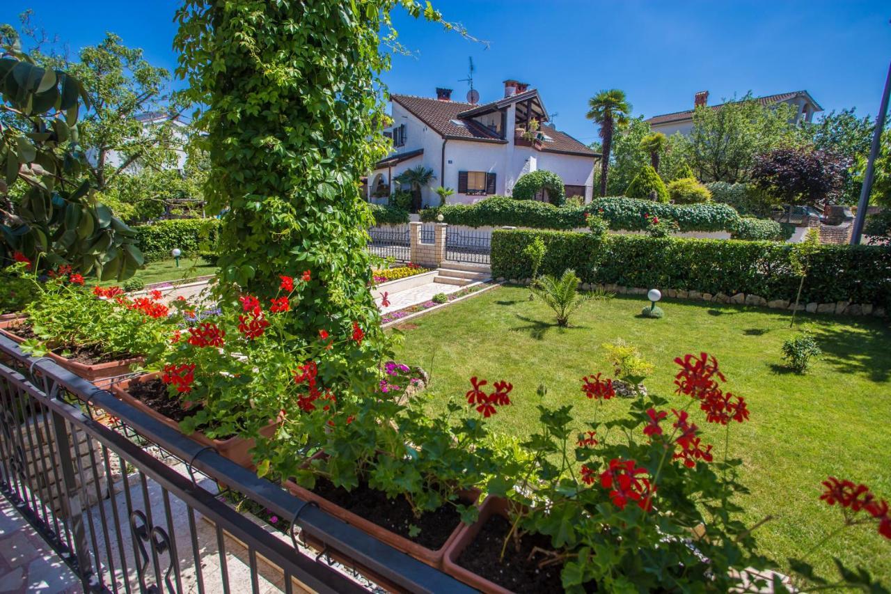 Garden View Apartment In Porec For 2 - 4 Persons ภายนอก รูปภาพ